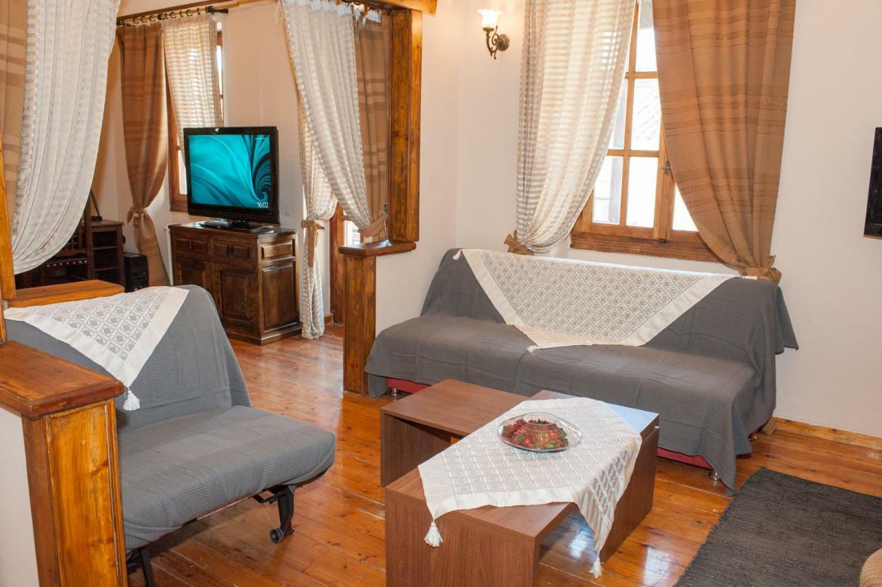 Platos'S Academy Studio 100M² Атина Екстериор снимка